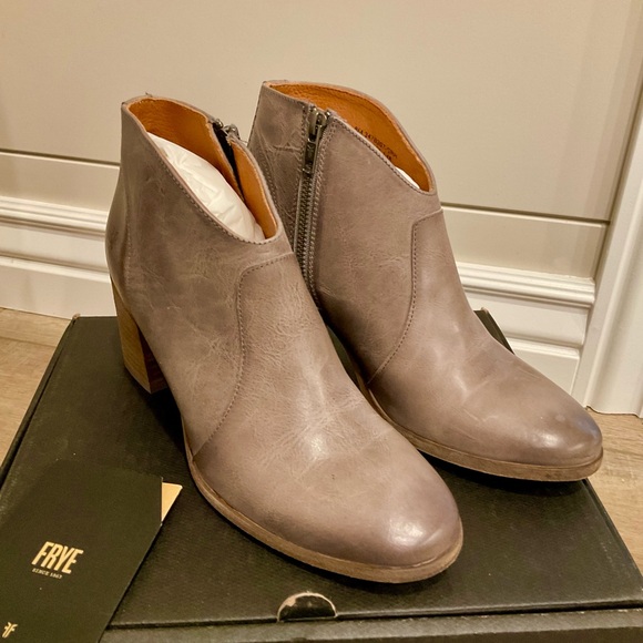 Frye Shoes - Frye Women's Gray Leather Ankle Boots